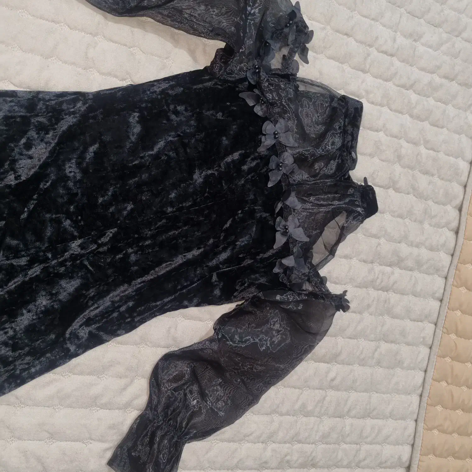 لباس مجلسی جنس مخمل|لباس|رباط‌کریم, رباط‌کریم|دیوار