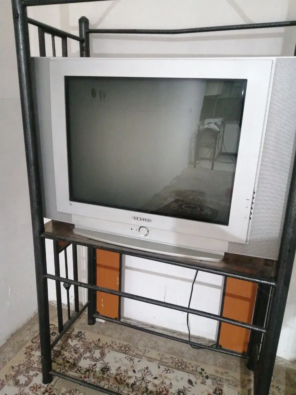 تلوزیون و میز|تلویزیون و پروژکتور|گرگان, |دیوار