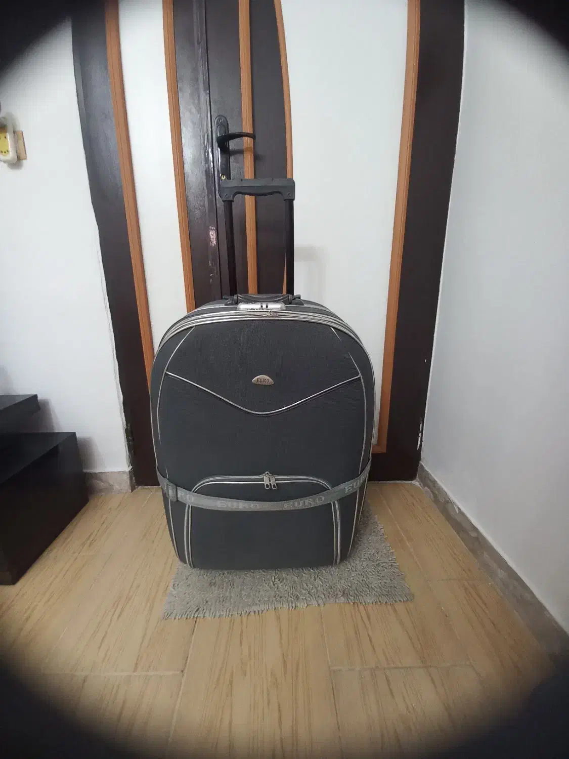 چمدان سایز بزرگ برند یورو|کیف، کفش، کمربند|لاهیجان, حزین|دیوار