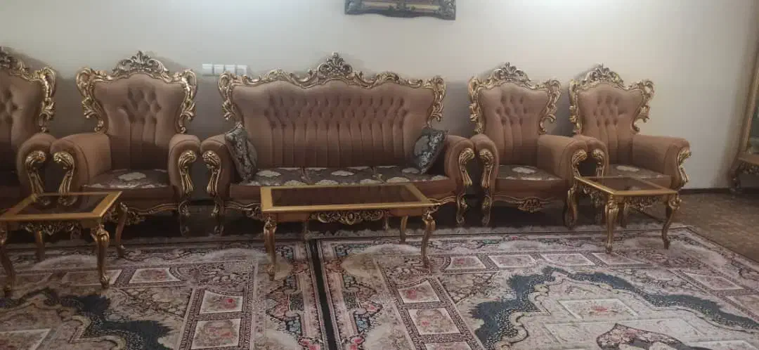 مبل استیل در حد نو‌ با ویترین|مبلمان خانگی و میز عسلی|حبیب آباد, |دیوار