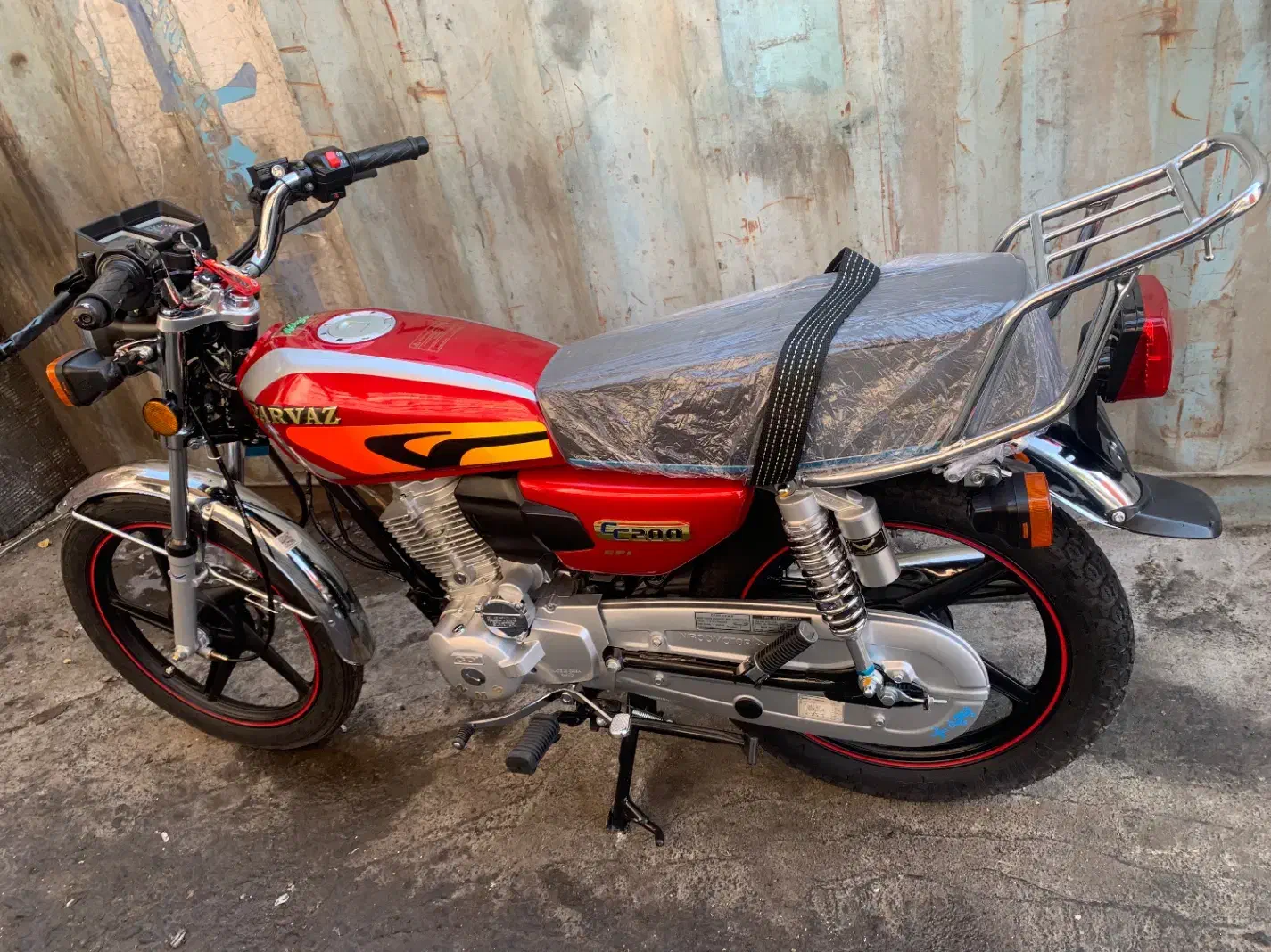 پرواز مدل ۱۴۰۴|موتورسیکلت|شاهینشهر, شهرک گلدیس|دیوار