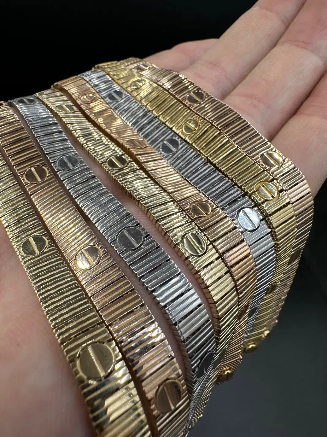 دست لاو لَخت 11/090گرم طلا بدون اجرت|جواهرات|تهران, شهرک ولیعصر شمالی|دیوار