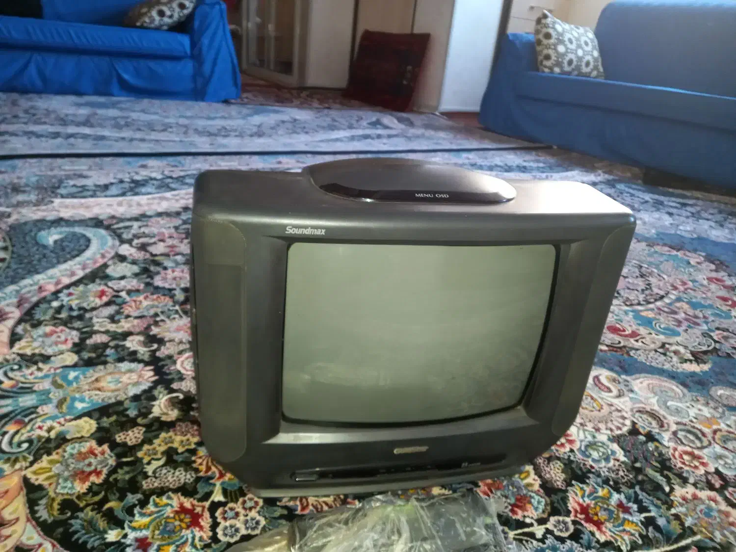 تلوزیون ۱۴ گلدستار رنگی تمیز|تلویزیون و پروژکتور|اصفهان, ملکشهر|دیوار