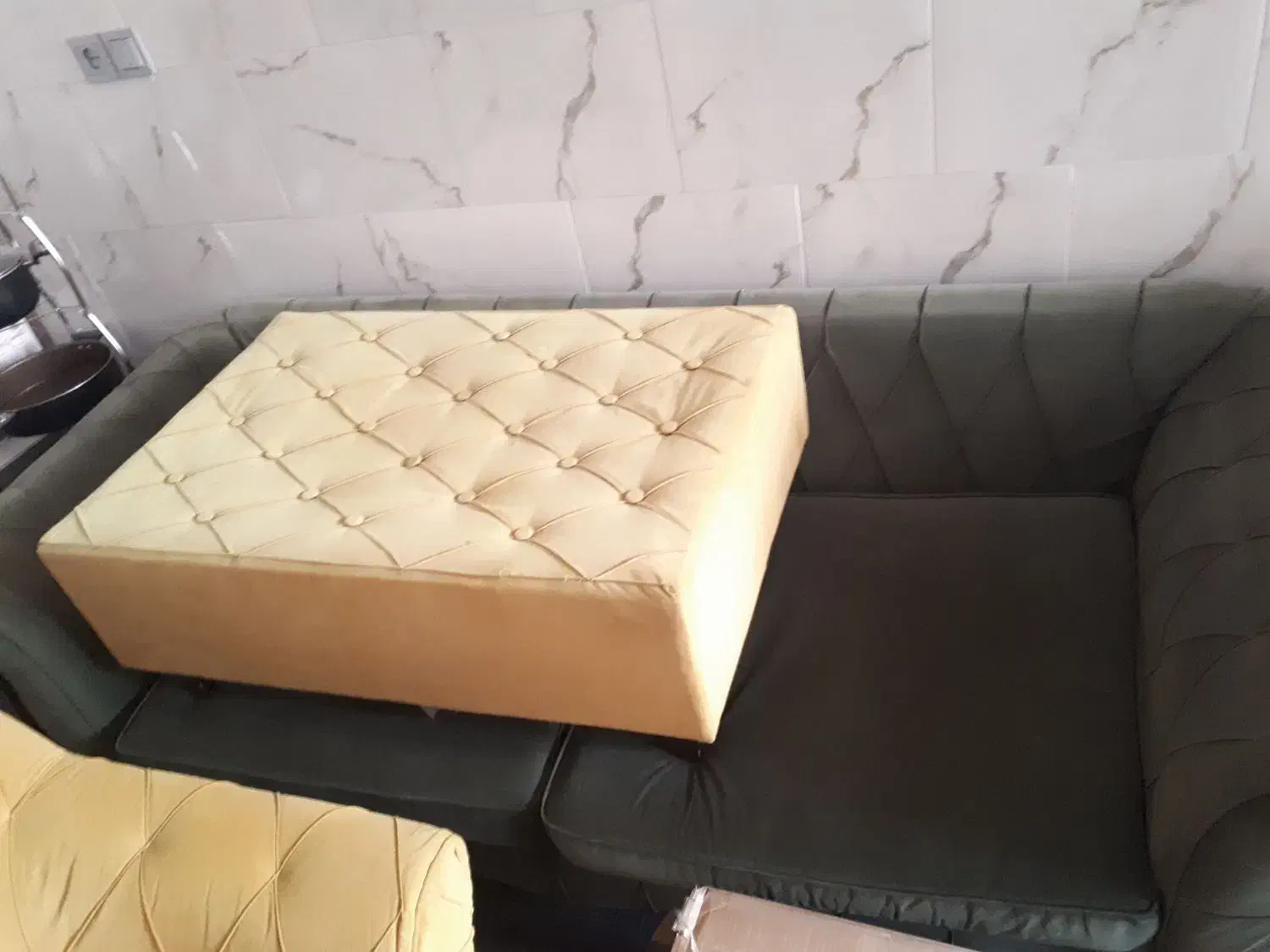 مبل|مبلمان خانگی و میز عسلی|آران و بیدگل, |دیوار