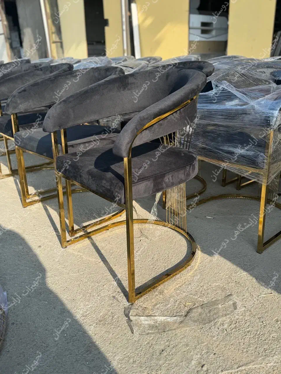 صندلی کوتاهی و رنگ ثابت و چرخ دار همه متریال|آرایشگاه و سالن‌های زیبایی|اصفهان, ناصرخسرو|دیوار