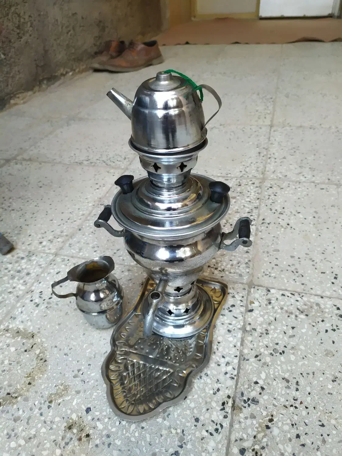 سماور برنجی تزیینی و پایین سماوربزرگ|سماور، چای‌ساز، قهوه‌ساز|نیشابور, شهرآرا|دیوار