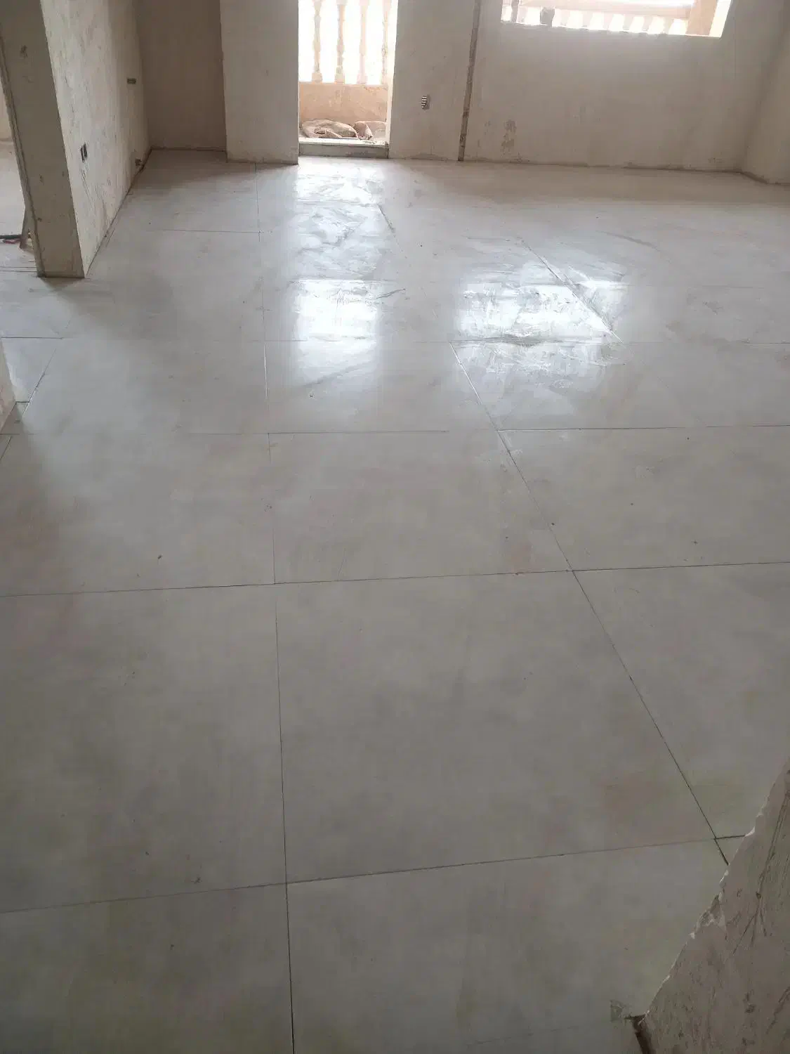 انجام کاشی کاری رفع نم حمام وتوالت|خدمات پیشه و مهارت|ملایر, |دیوار