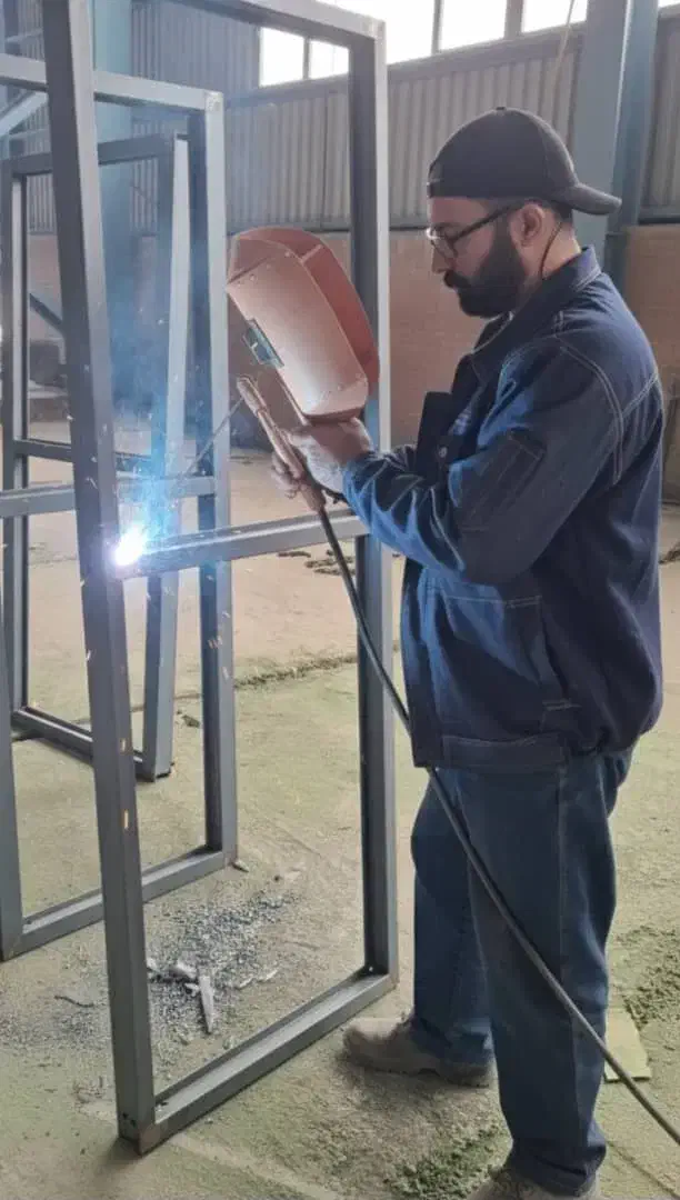 جوشکاری سیار کلی وجزی|خدمات پیشه و مهارت|ازنا, |دیوار