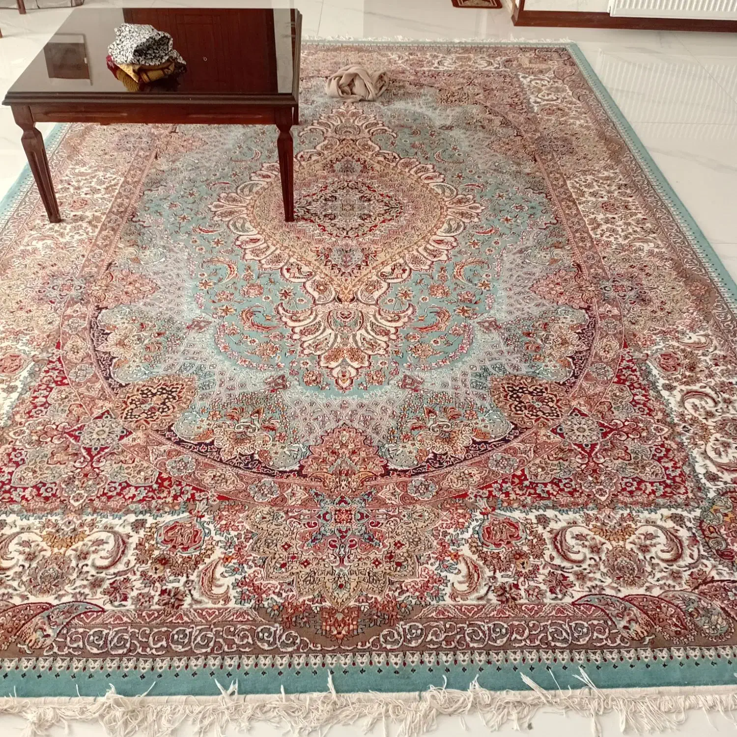 فرش ۶ متری ابی|فرش|اصفهان, علی قلی آقا|دیوار