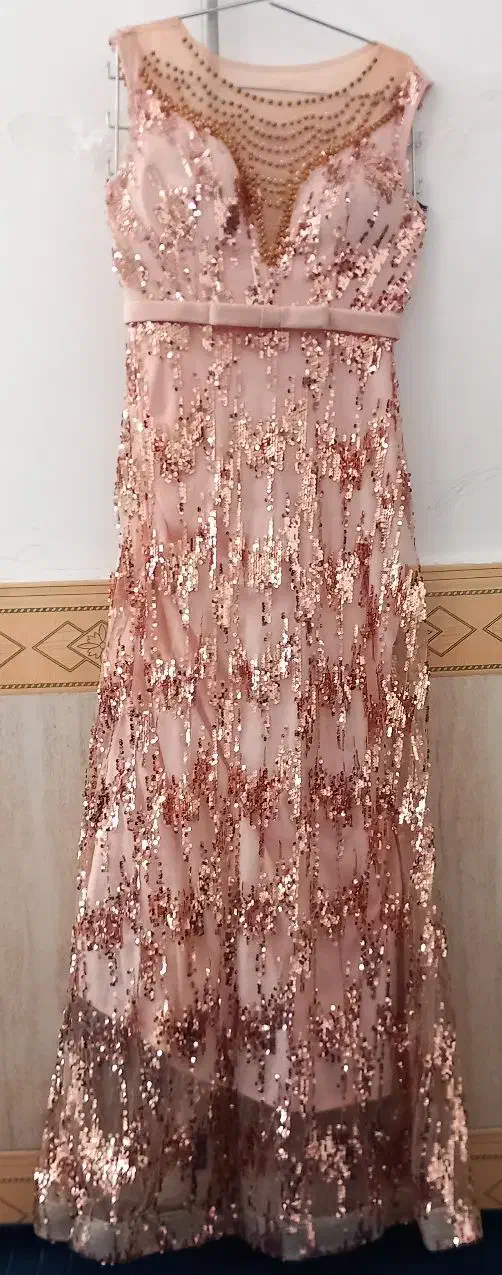 لباس مجلسی|لباس|تربت جام, شاد|دیوار