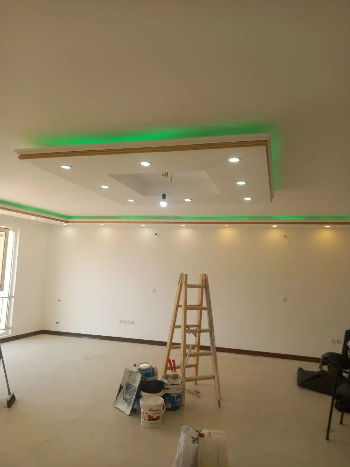 نقاشی روغنی و پلاستیک ساختمان ( رنگ کاری )|خدمات پیشه و مهارت|ساوه, |دیوار