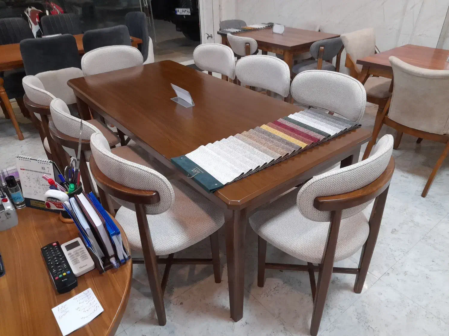 صندلی نوبل ۲۰۲۵|میز و صندلی غذاخوری|رشت, سیا اسطلخ|دیوار