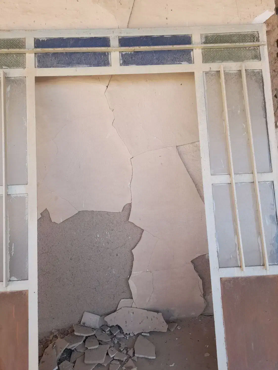 درب و پنجره آهنی|مصالح و تجهیزات ساختمان|کبودرآهنگ, |دیوار