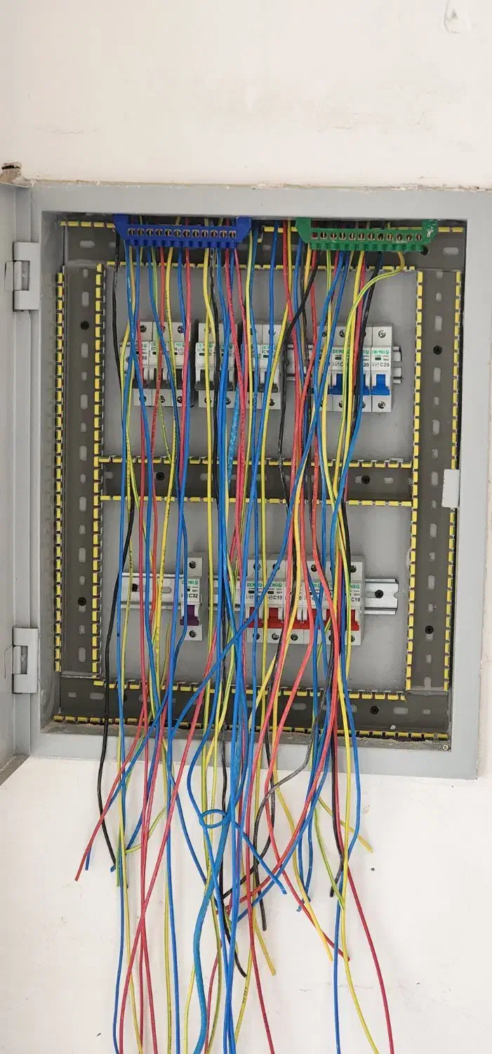 برق کار .سیم کشی .لوله گذاری.رفع اتصالی|خدمات پیشه و مهارت|چابهار, |دیوار