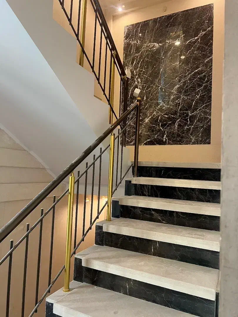 ۱۶۵ متر ۳ خواب تکواحدی ژورنالی/۲ پارکینگ سندی