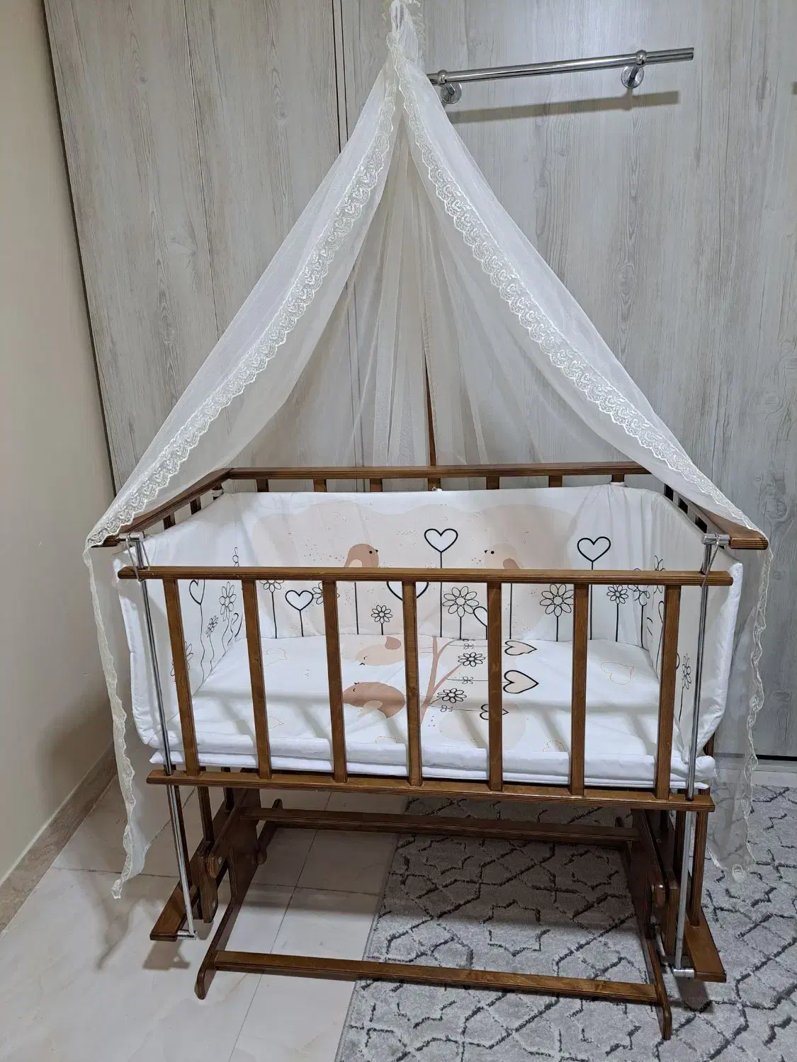 تخت کنار مادر|تخت و صندلی بچه|رشت, معلم|دیوار