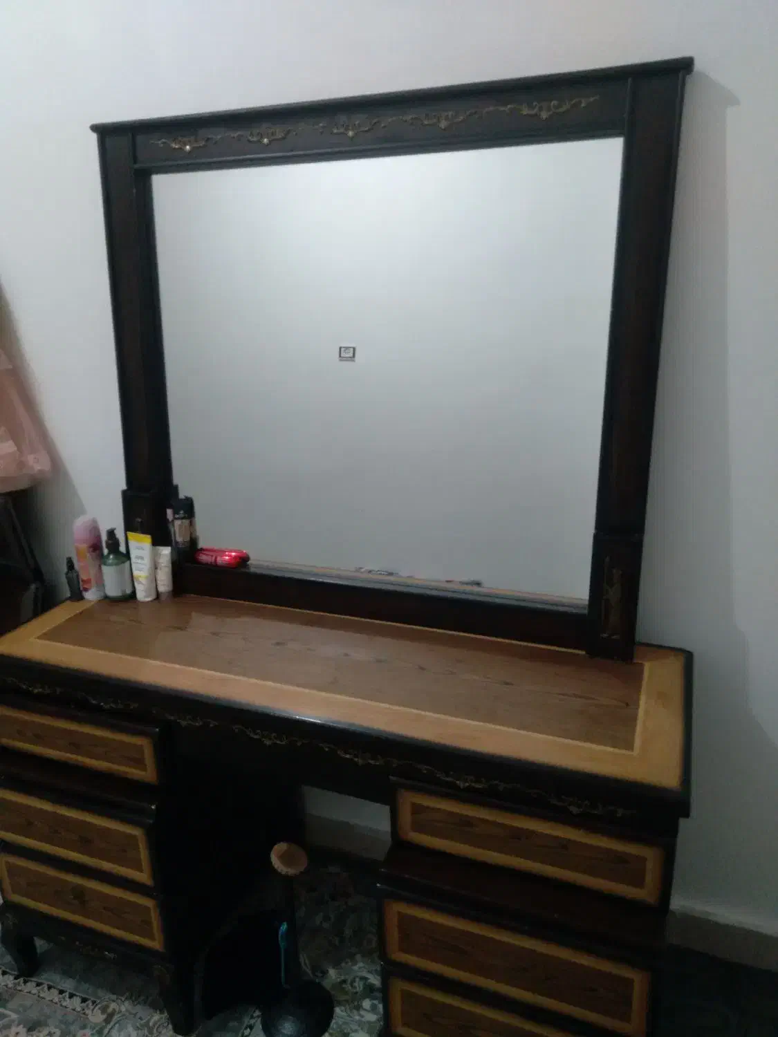 آینه قدی باکشو|آینه|قم, نیروگاه|دیوار