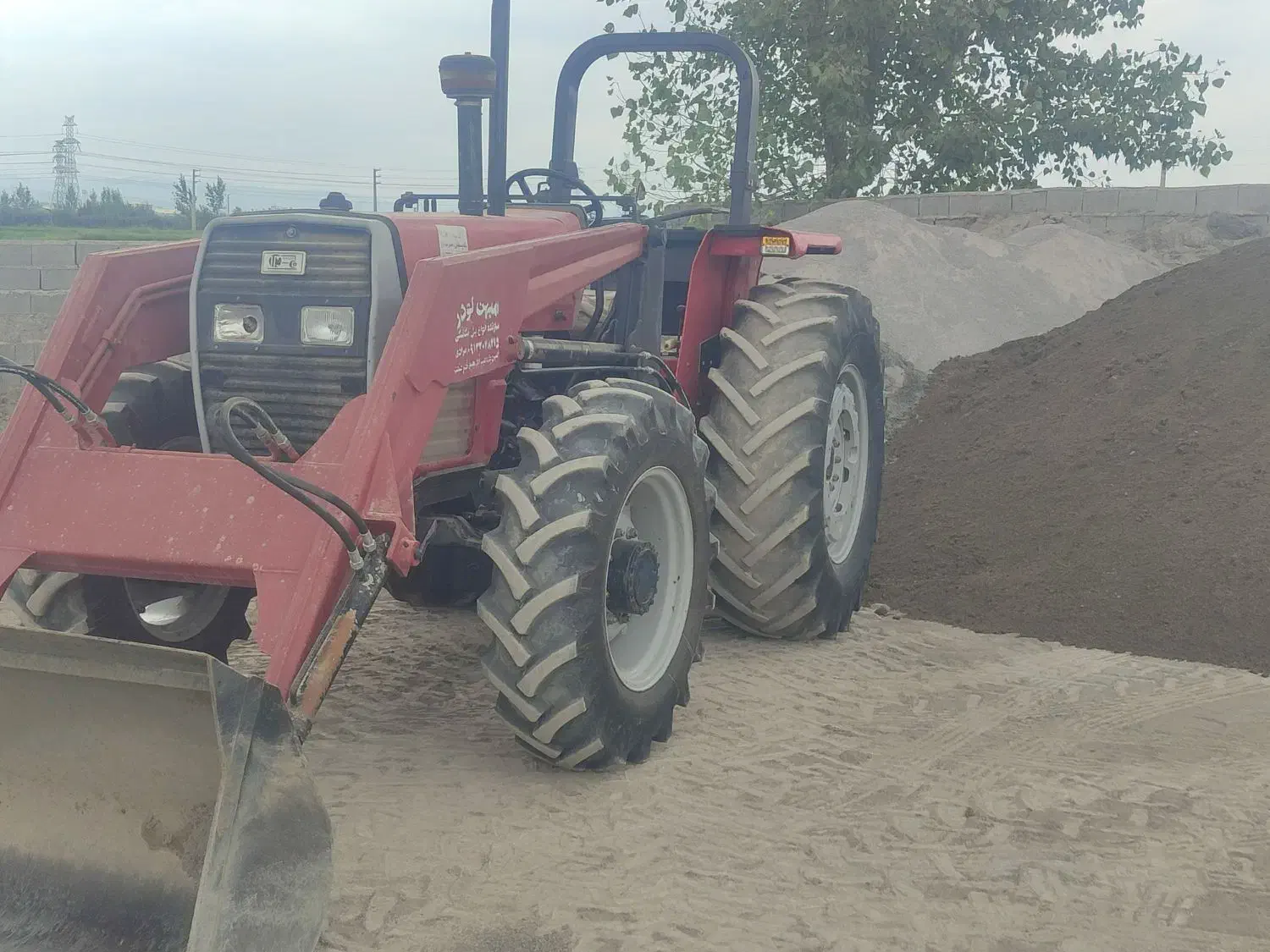 استخدام راننده تراکتور بیل دار  و نیسان کمپرسی|استخدام حمل و نقل|قائم‌شهر, |دیوار