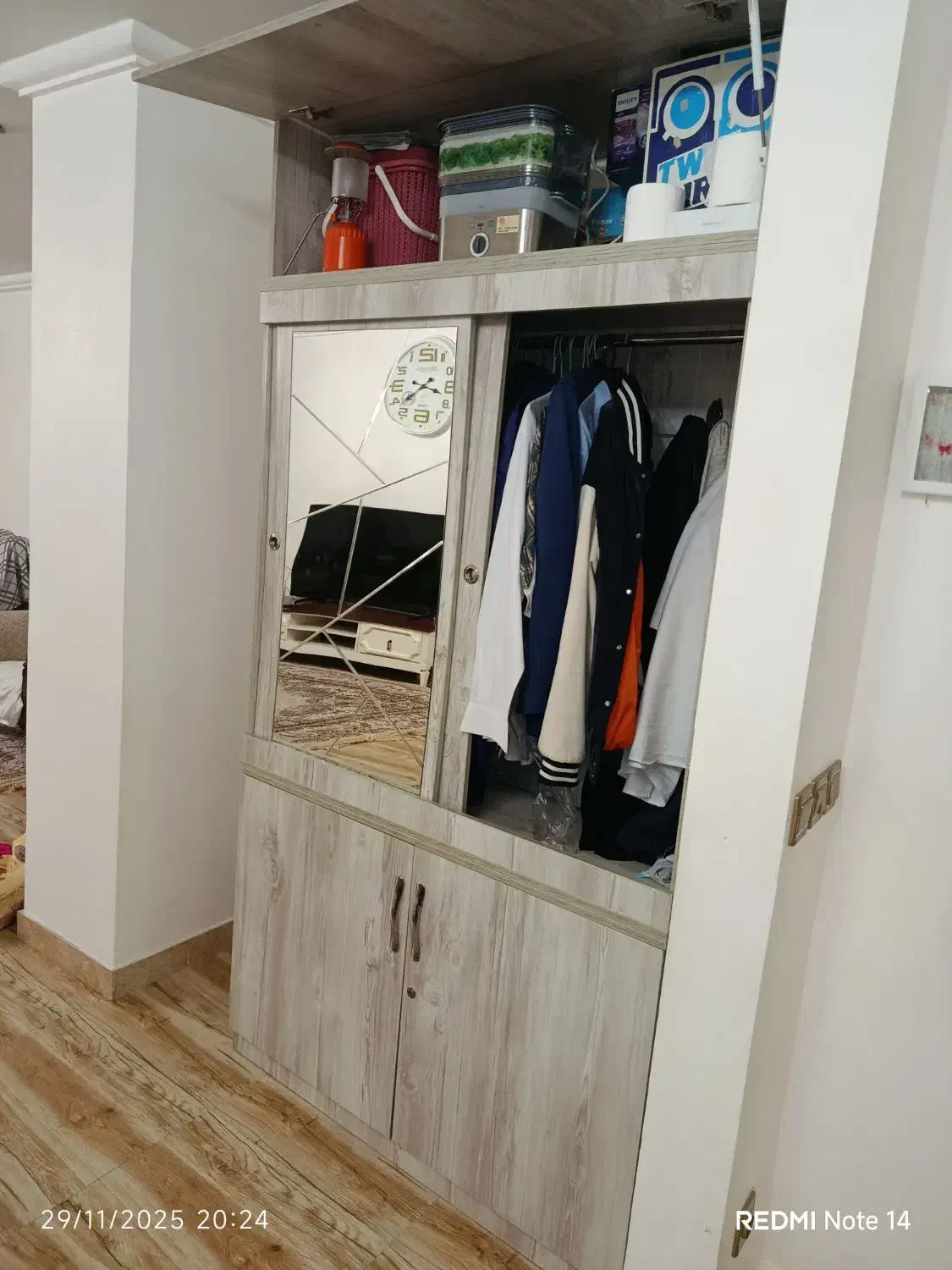 کمد متحرک لباس ۳ تیکه و میز تلویزیون|مبلمان خانگی و میز عسلی|تالش, هشتپر|دیوار