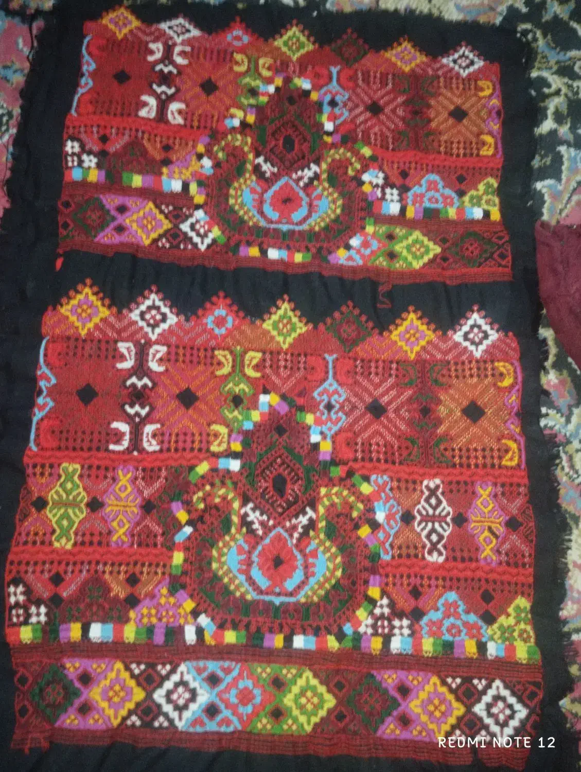 زیاستین گل انار|لباس|خاش, |دیوار