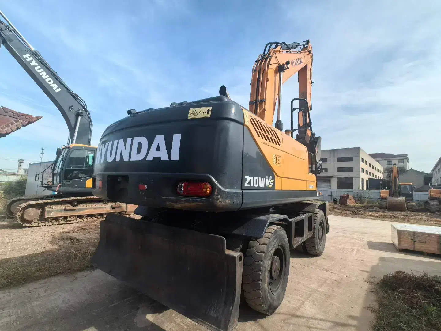 بیل لاستیکی هیوندای 210WVS|خودرو سنگین|اهواز, شریعتی جنوبی|دیوار