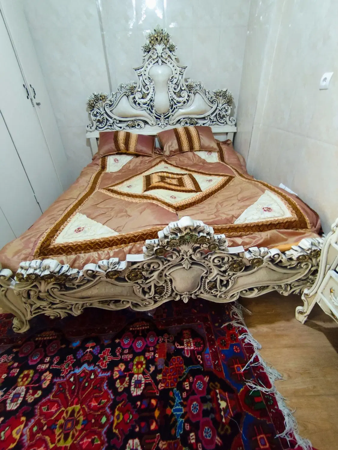 سرویس خواب دونفره.منبت چوب راش|تخت و سرویس خواب|تهران, شمشیری|دیوار