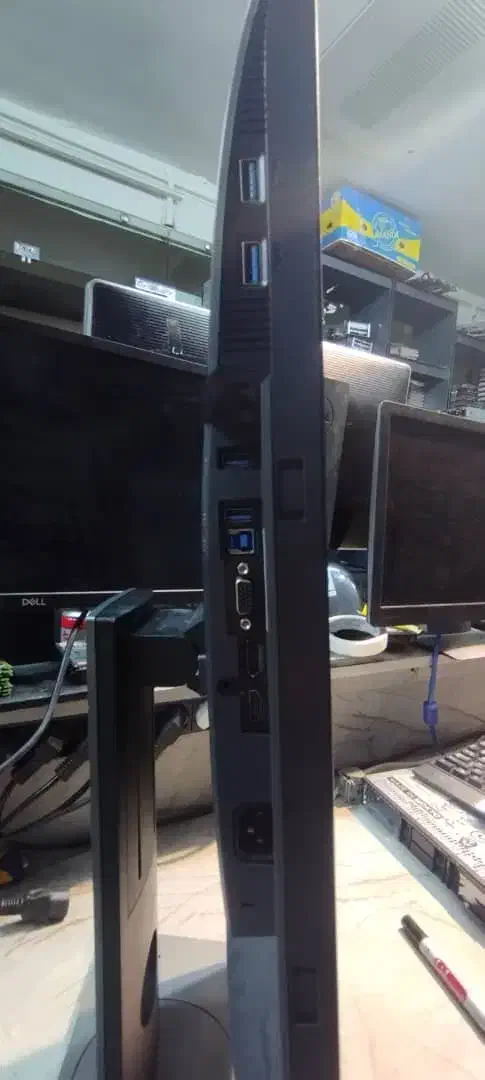 مانیتور ۲۲ اینچ استوک بدون فریم p2222h dell|قطعات و لوازم جانبی رایانه|تهران, میدان ولیعصر|دیوار