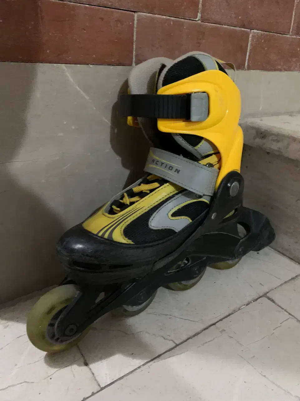 اسکیت سایز ۳۴ تا ۳۷|دوچرخه، اسکیت، اسکوتر|کرج, شهرک پردیسان|دیوار