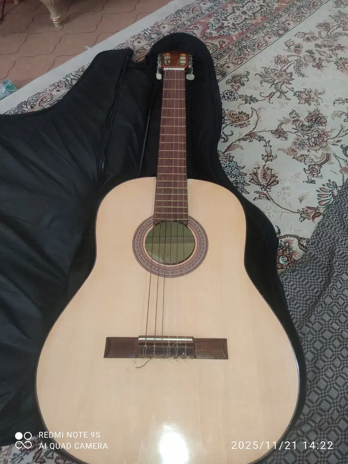 گیتار|گیتار، بیس، امپلیفایر|آبیک, |دیوار