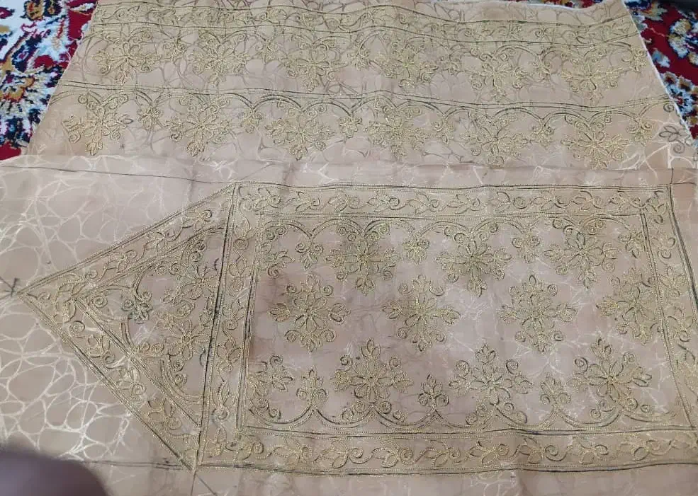 زه پذیرفته میشود|لباس|ایرانشهر, |دیوار