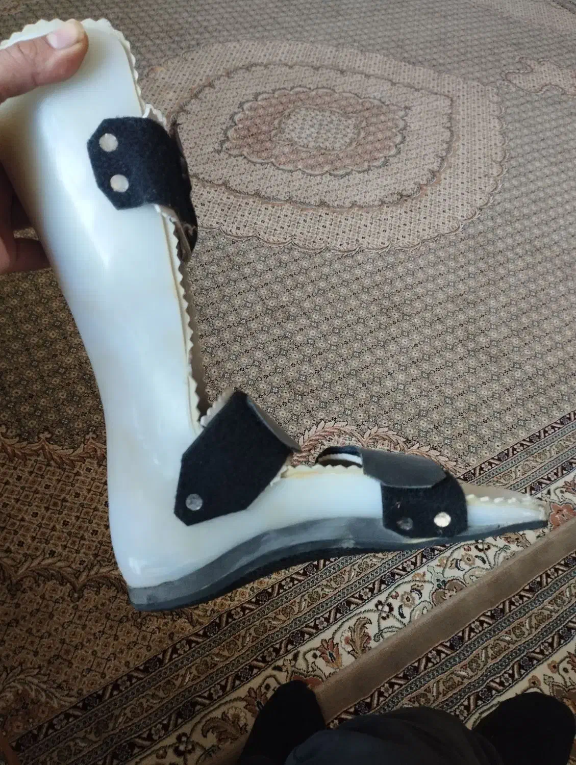 اتل‌کفشی‌|پزشکی|قائن, |دیوار