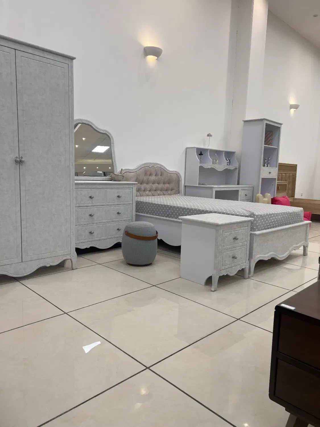 نیروی کار میپذیریم|استخدام خدمات فروشگاه و رستوران|اردکان, |دیوار