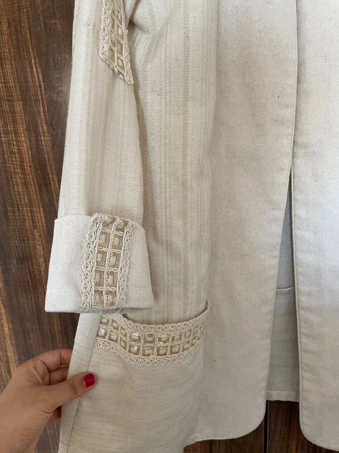 مانتو|لباس|کوهسار (البرز), |دیوار