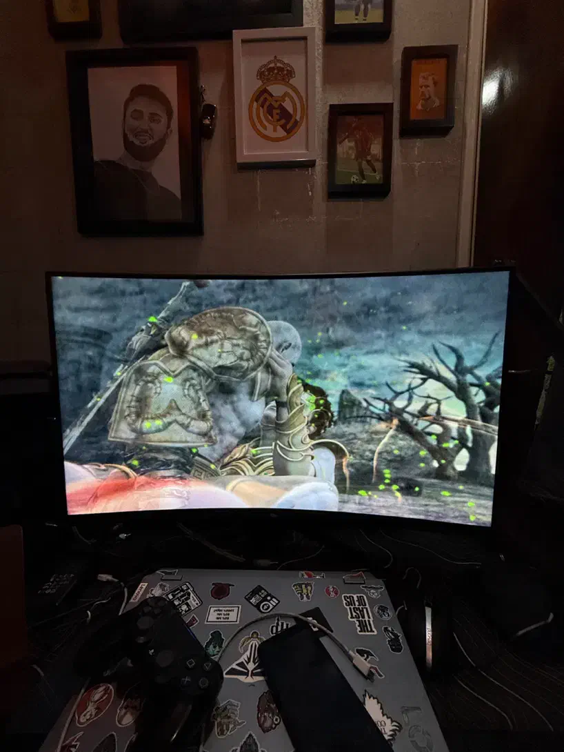 مانیتور ۳۲ اینچ خمیده توییستد مایند درجه یک|تلویزیون و پروژکتور|ری, دیلمان|دیوار