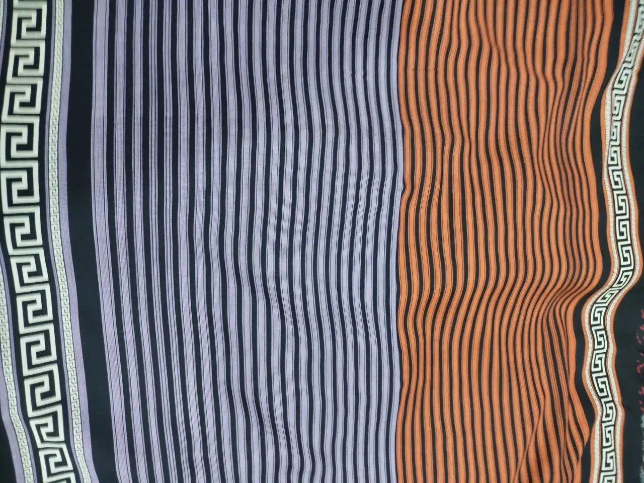 پشتیندی اصل ورساچ|لباس|پیرانشهر, |دیوار