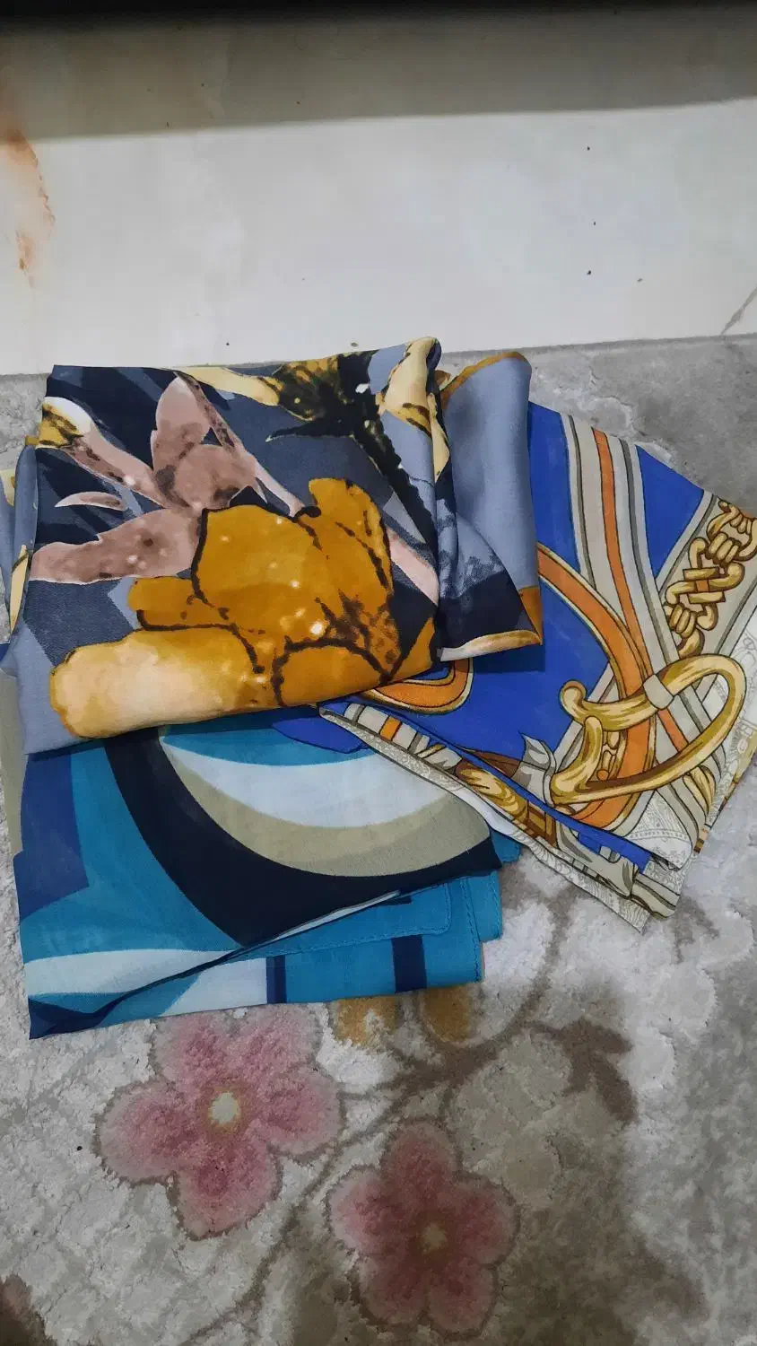 تعدادی روسری|لباس|خرمآباد (تنکابن), |دیوار