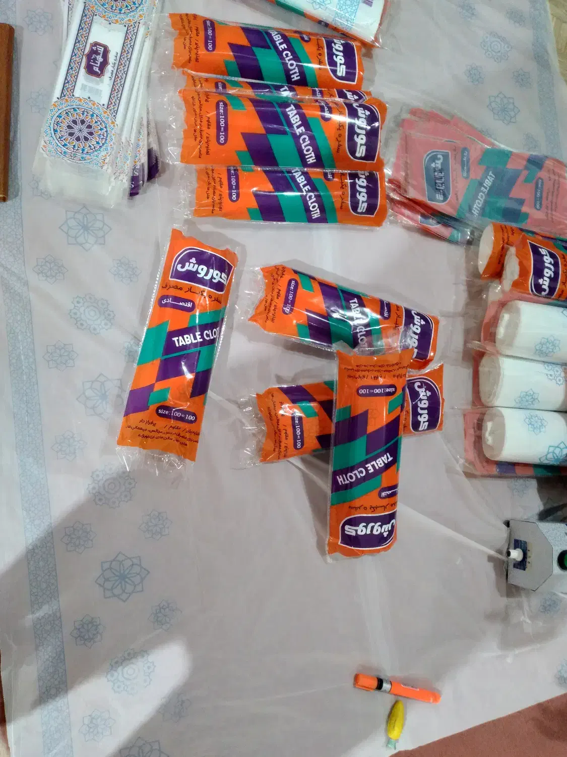 سفره یکبار مصرف|ظروف نگهدارنده، پلاستیکی، یک‌بارمصرف|ازنا, |دیوار