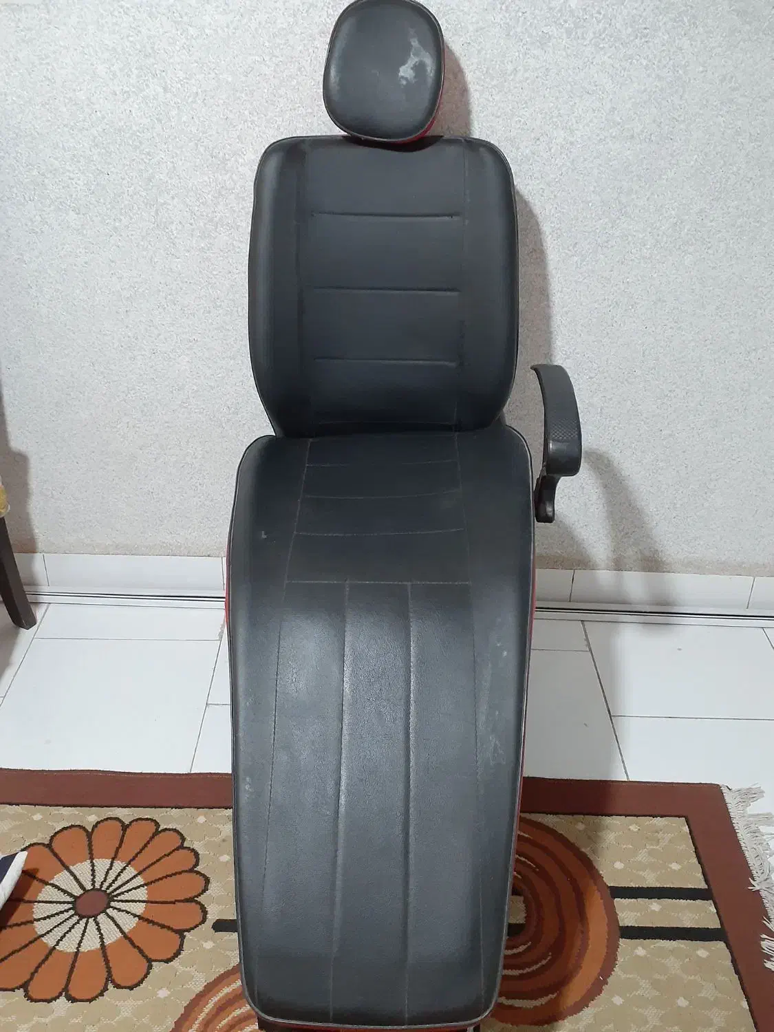 صندلی اصلاح|آرایشگاه و سالن‌های زیبایی|زاهدان, |دیوار