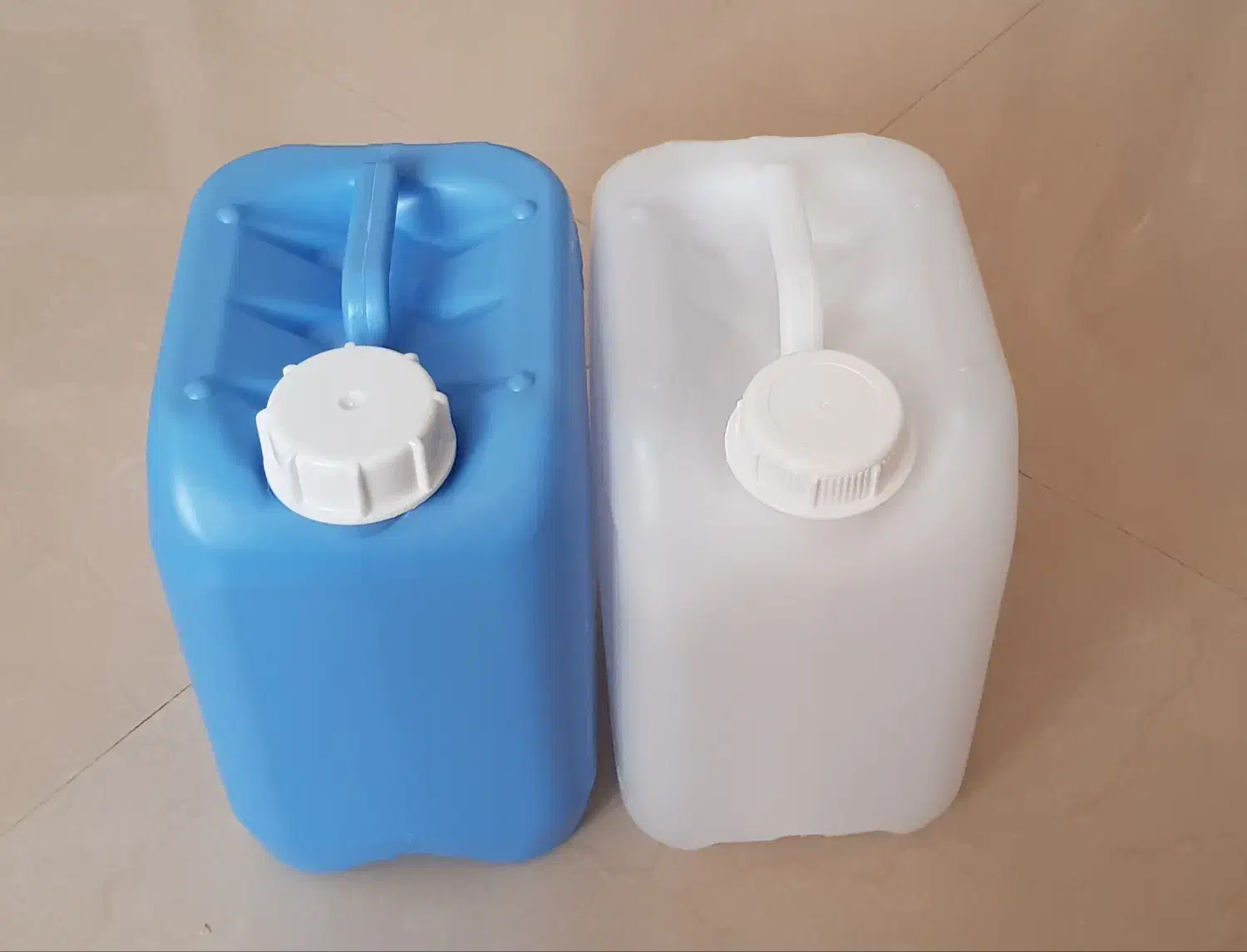 گالن 5 لیتری|ظروف نگهدارنده، پلاستیکی، یکبارمصرف|تهران, جمالزاده|دیوار