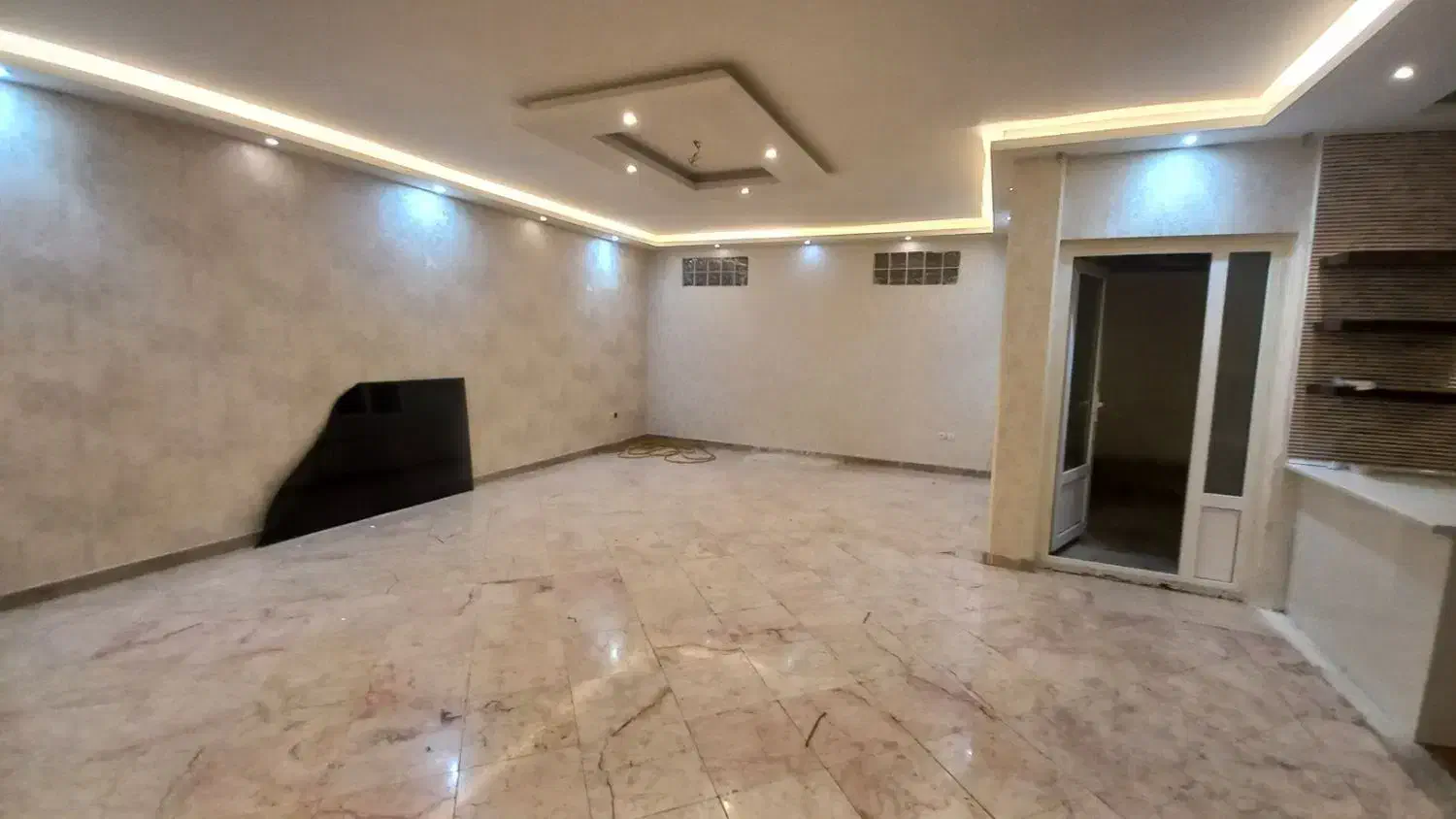 آپارتمان 120متر دو خواب تک واحدی