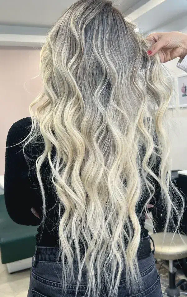 دستیار حرفه ایی رنگ و لایت و کراتین|استخدام درمانی، زیبایی، بهداشتی|تهران, سردارجنگل|دیوار