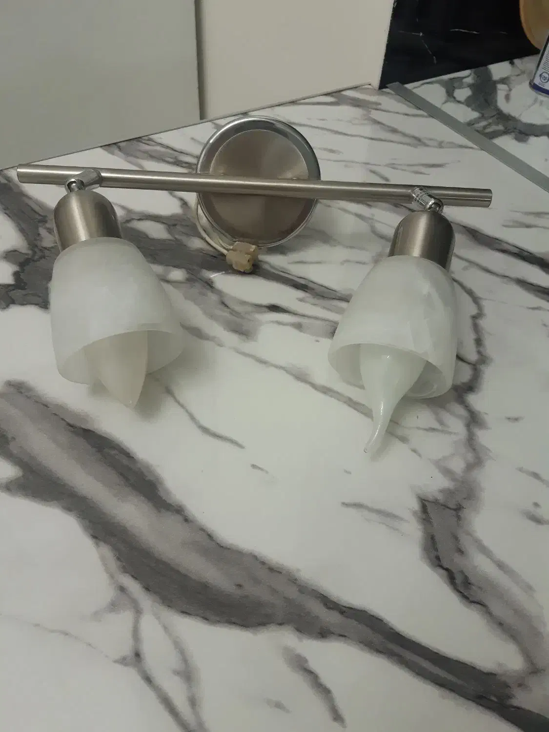 دیوار کوب  در حد نو  و تمیز|لوستر و چراغ آویز|کرج, شاهین‌ویلا|دیوار