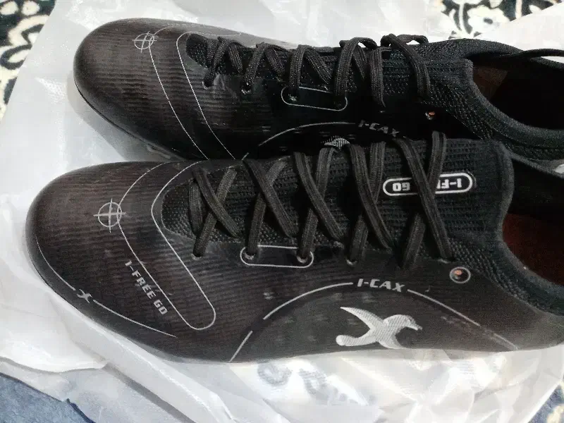 کفش چمن|کیف، کفش، کمربند|زرند, |دیوار