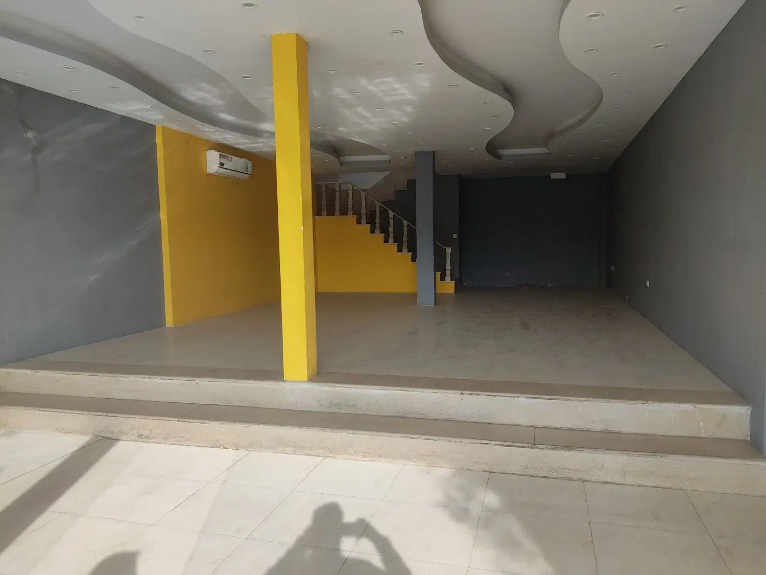 ۳۱۰ متر تجاری/مناسب کترینگ/رستوران/قنادی/شوروم مبل|اجارهٔ مغازه و غرفه|اراک, |دیوار