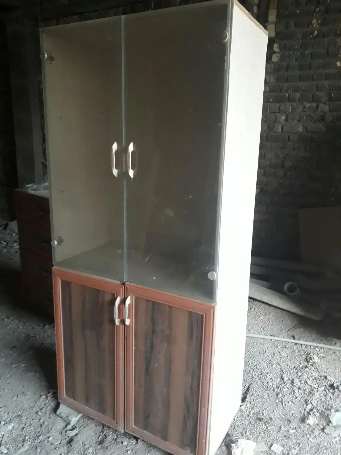 دراور ۴کشابه وویترین شیشه ای|جاکفشی، کمد، دراور|اصفهان, ارغوانیه|دیوار