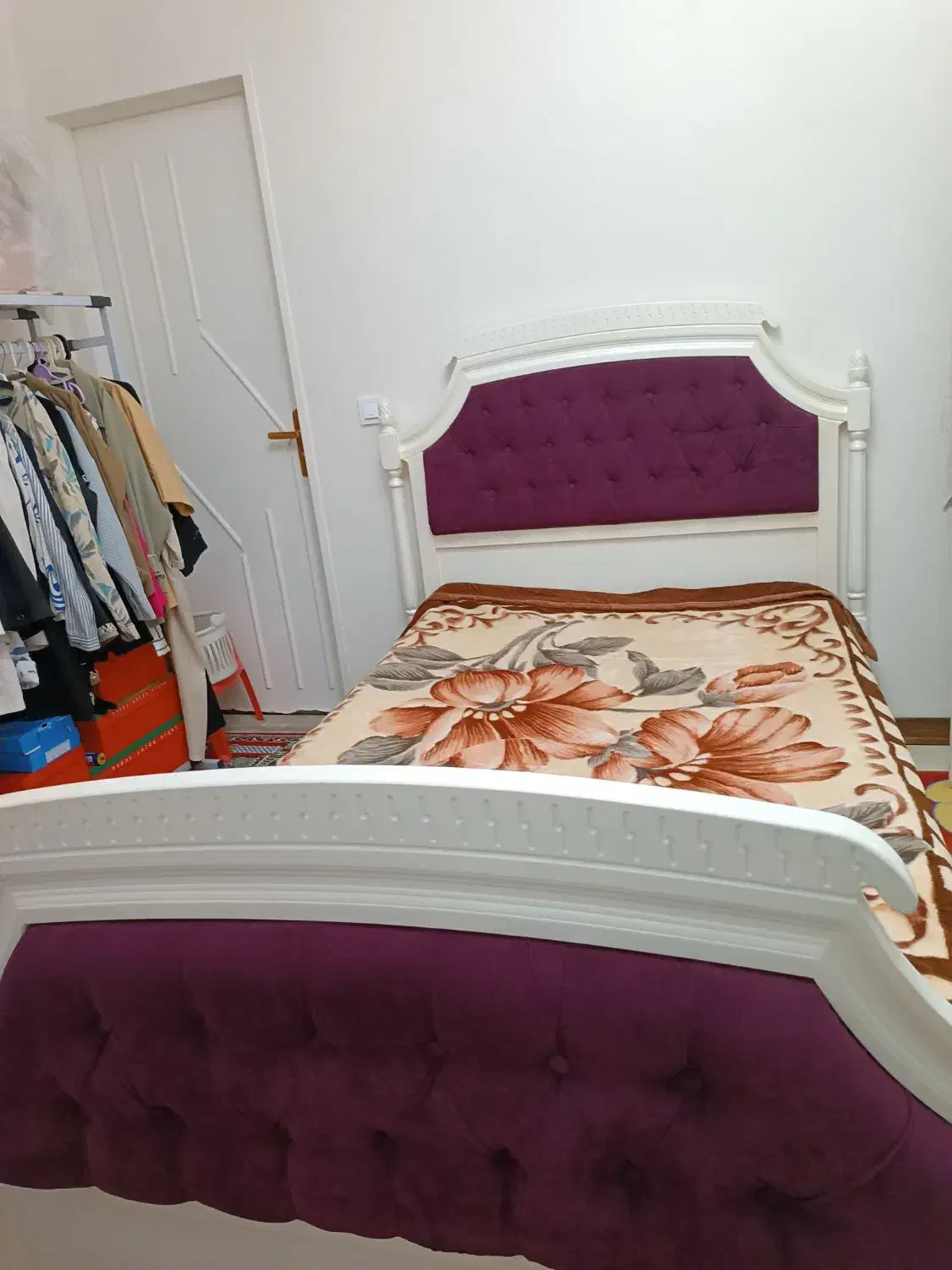 تخت چوبی عرض 1/20 تمیز و سالم|تخت و سرویس خواب|تهران, شهرک فرهنگیان|دیوار