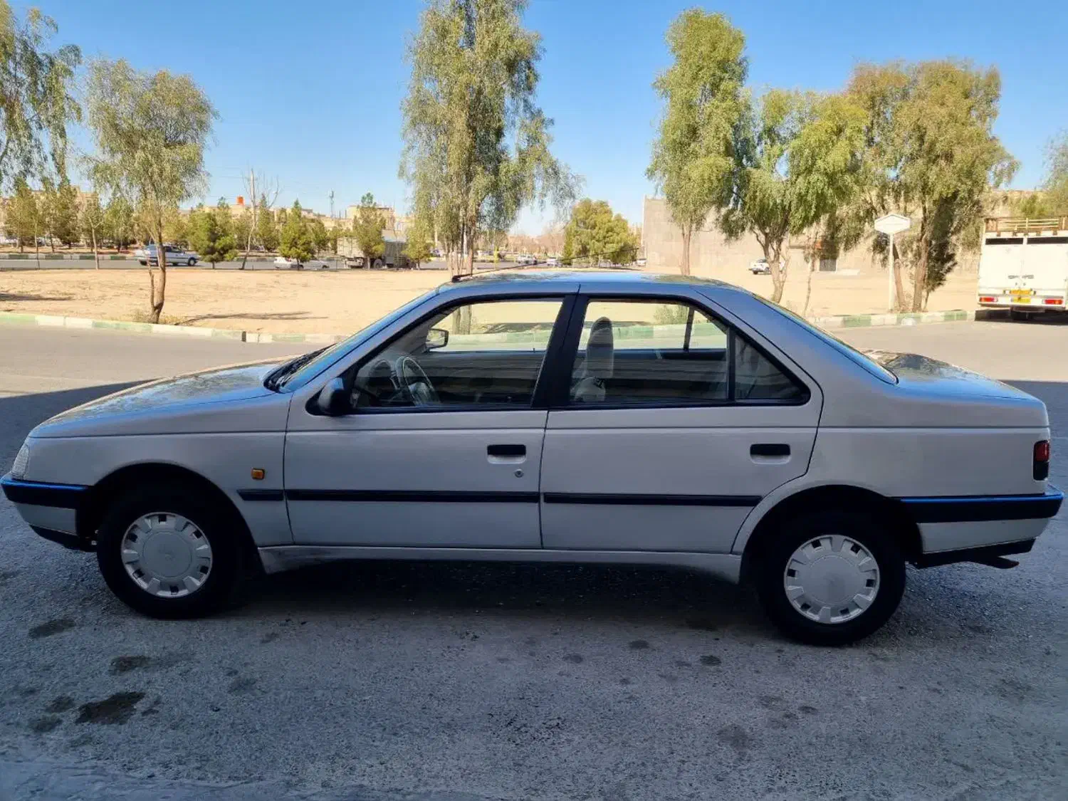 پژو 405|خودرو سواری و وانت|قم, باغ شریفی|دیوار