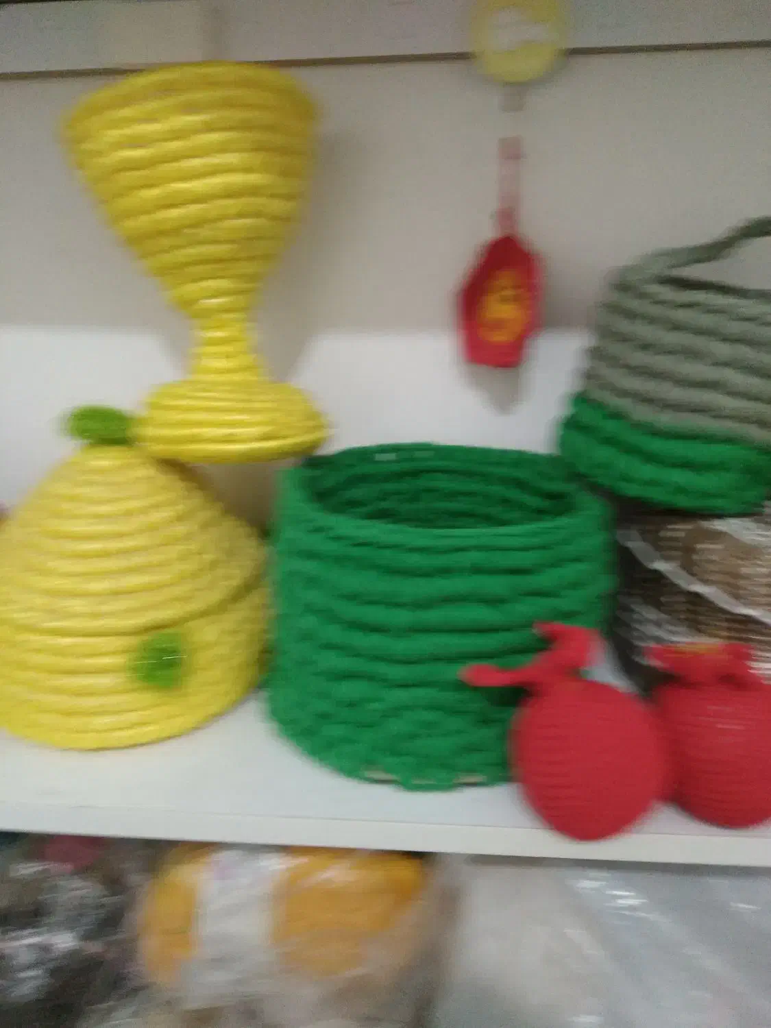 عروسک بافتنی وسبد|صنایع دستی و سایر لوازم تزئینی|فردوس (خراسان), |دیوار