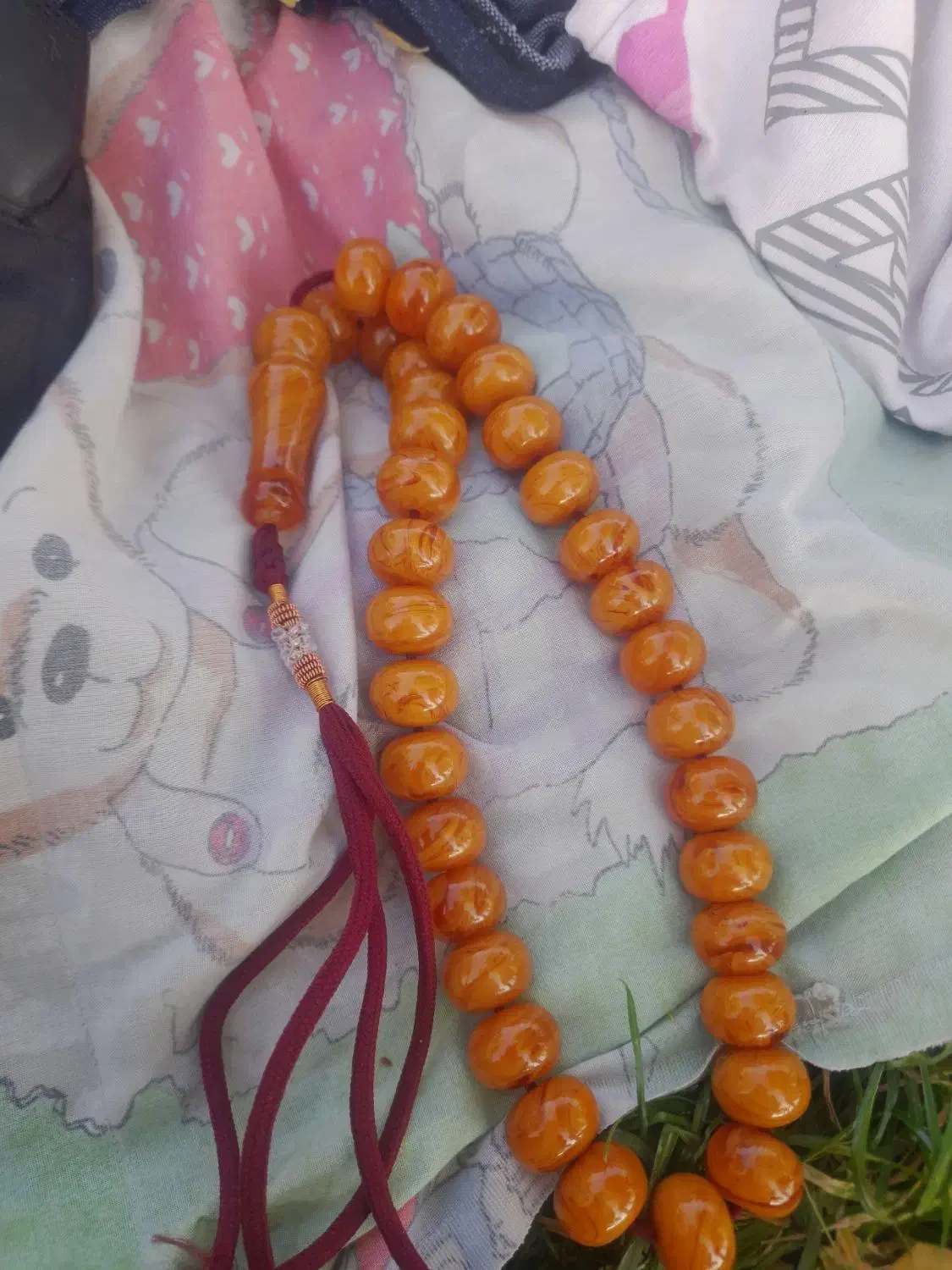 تسبیح سندلوس۱۰۳وتسبیح کهربابهترین زنگ|کلکسیون اشیاء عتیقه|کرمانشاه, |دیوار