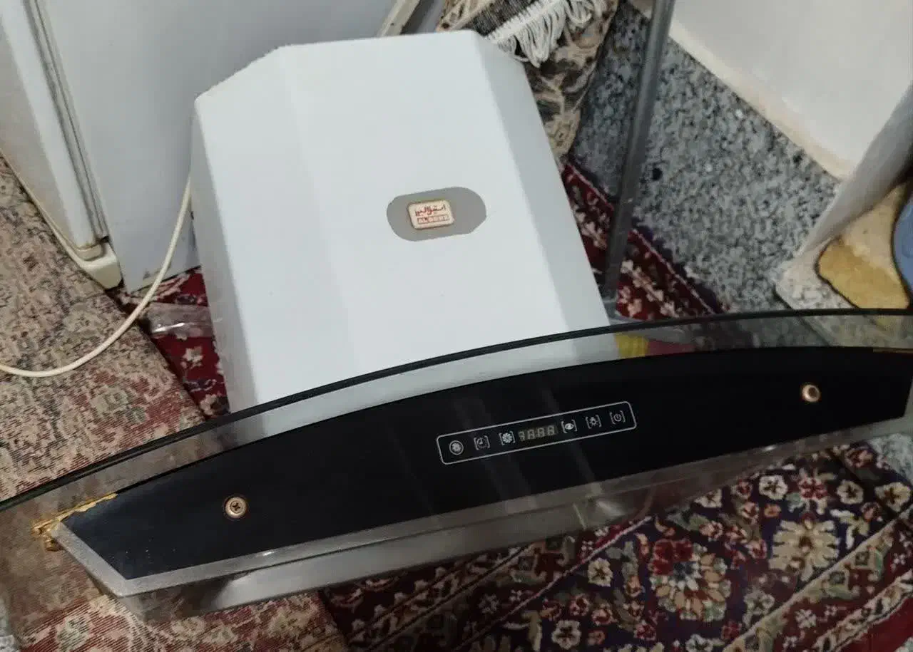 ی دستگاه هود و ی عدد جا کفشی اینه دار ایستاده|جاکفشی، کمد، دراور|الشتر, |دیوار